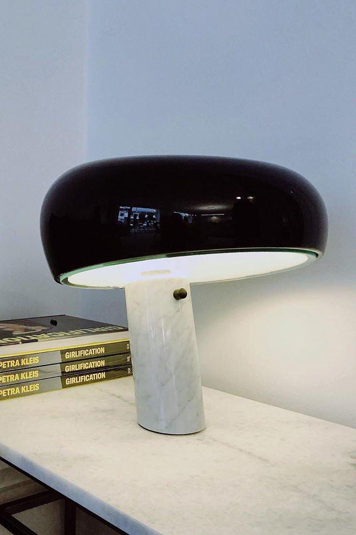 Nucleus Marmor Bordslampa