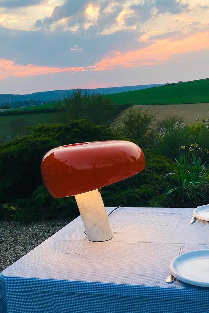 Nucleus Marmor Bordslampa