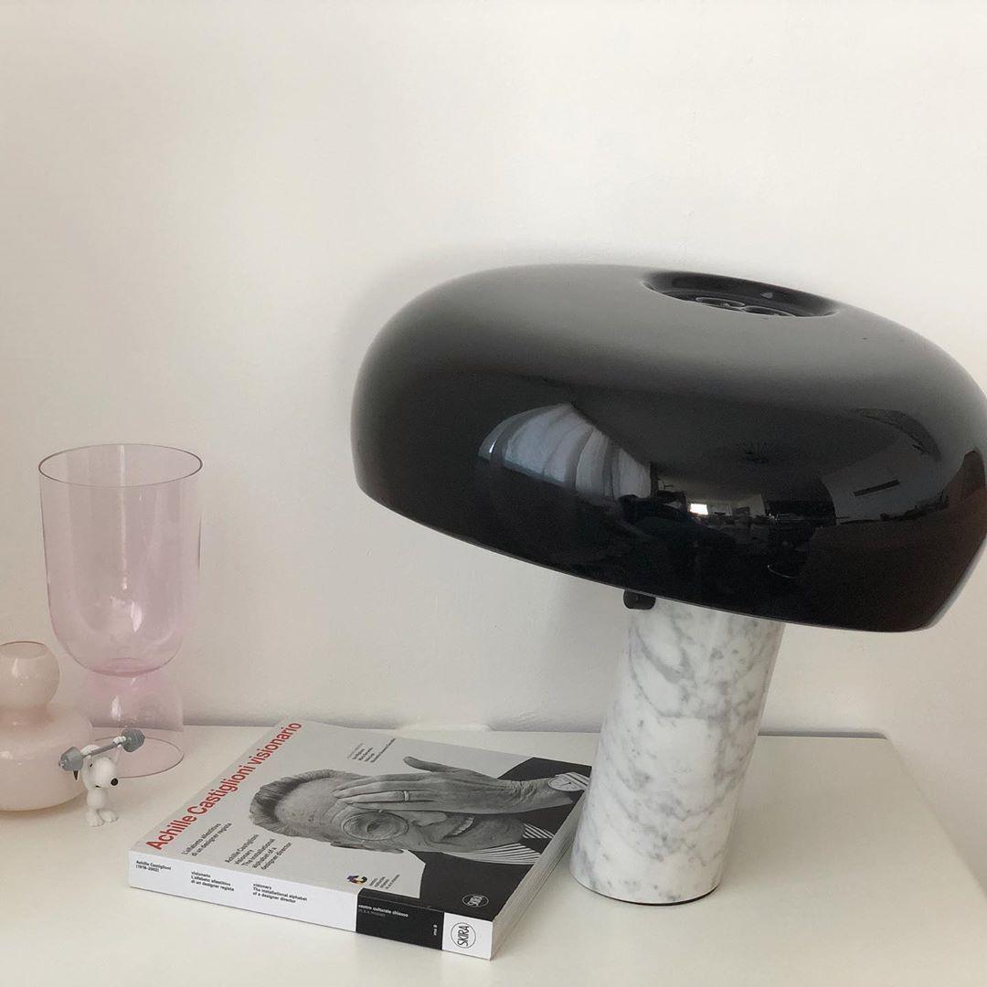 Nucleus Marmor Bordslampa