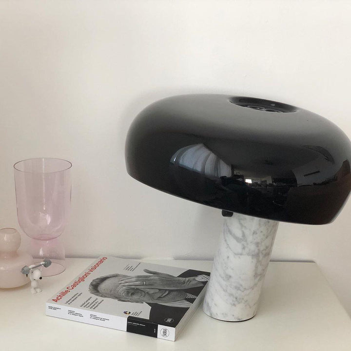 Nucleus Marmor Bordslampa