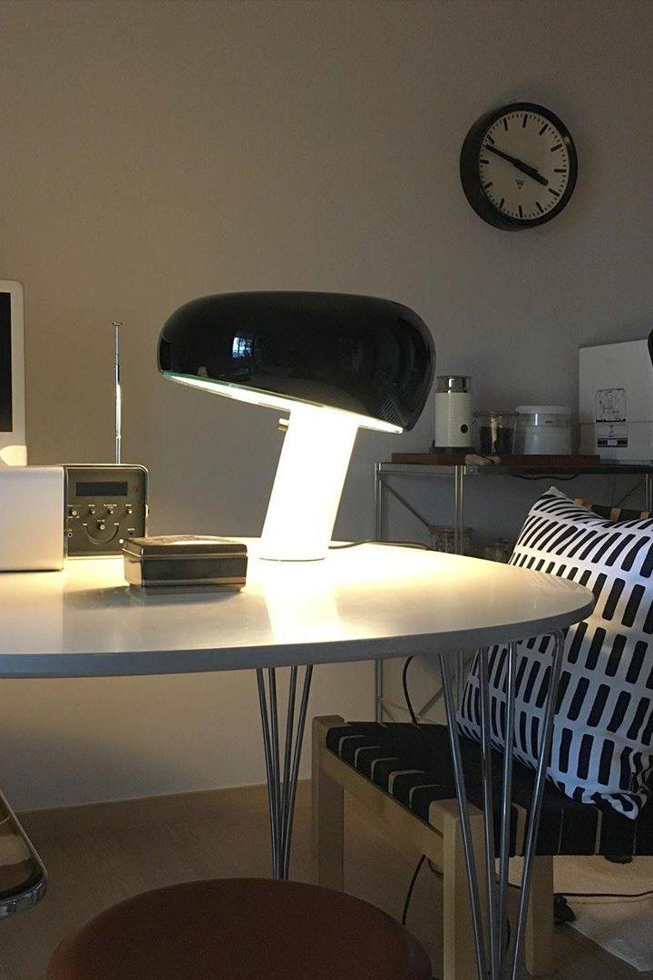 Nucleus Marmor Bordslampa