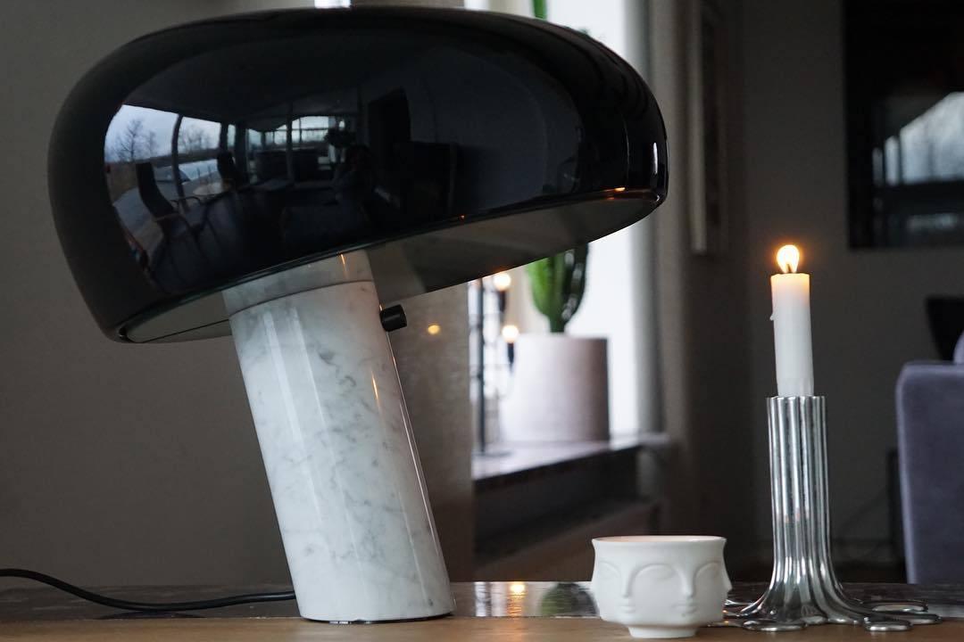 Nucleus Marmor Bordslampa