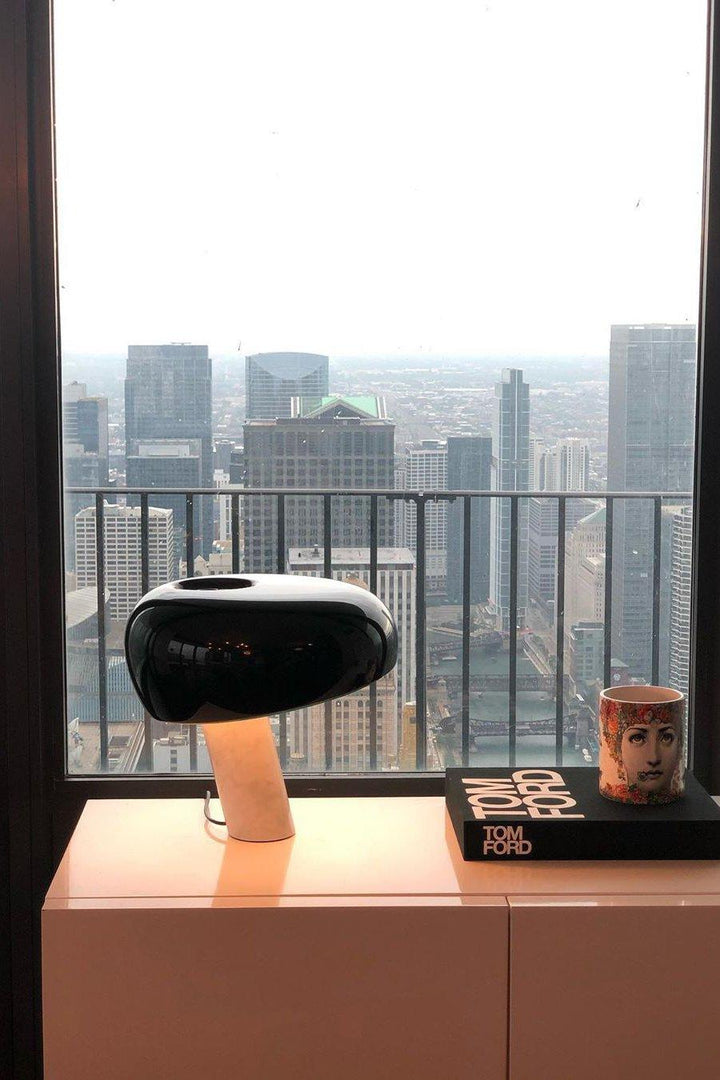 Nucleus Marmor Bordslampa