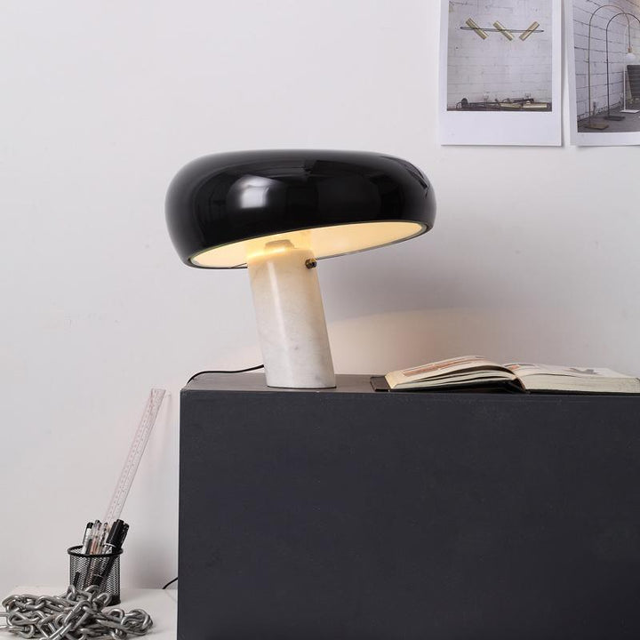 Nucleus Marmor Bordslampa