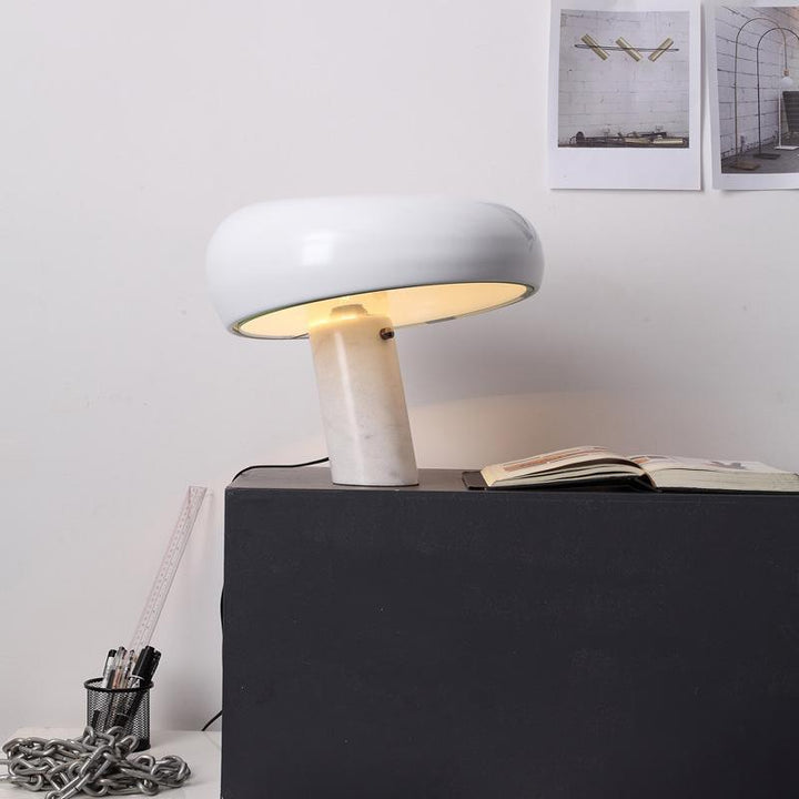 Nucleus Marmor Bordslampa