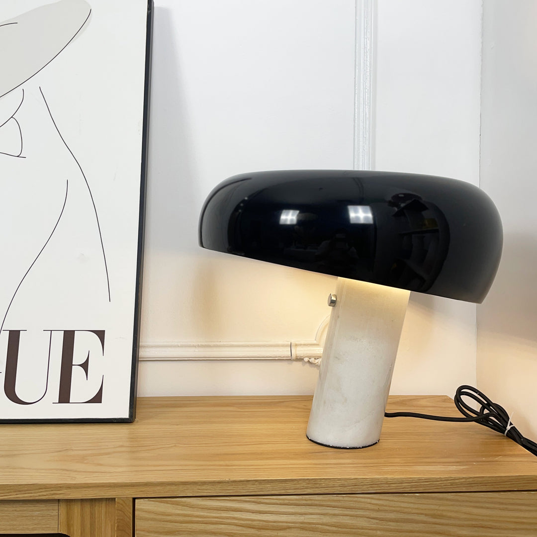 Nucleus Marmor Bordslampa