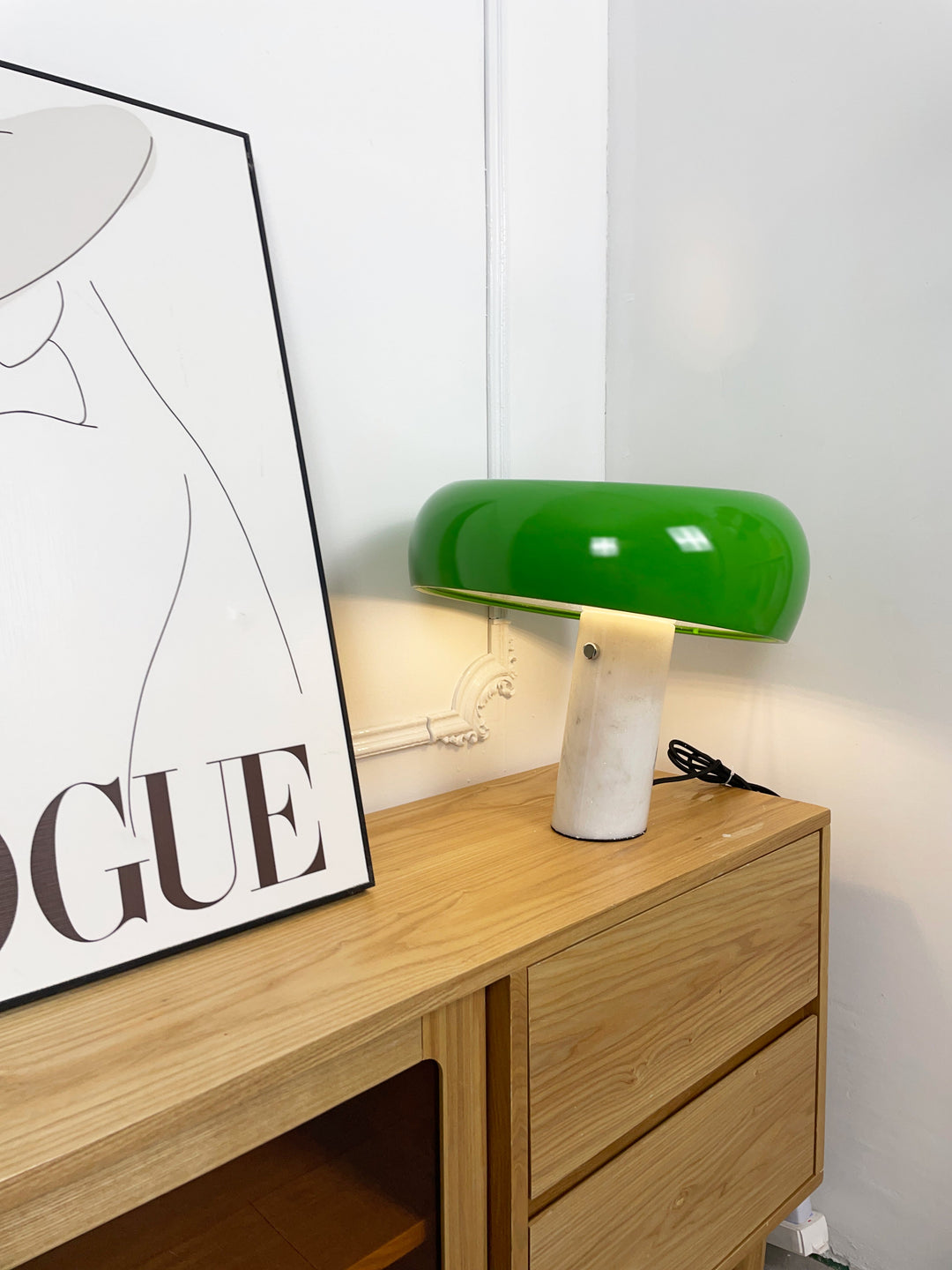 Nucleus Marmor Bordslampa