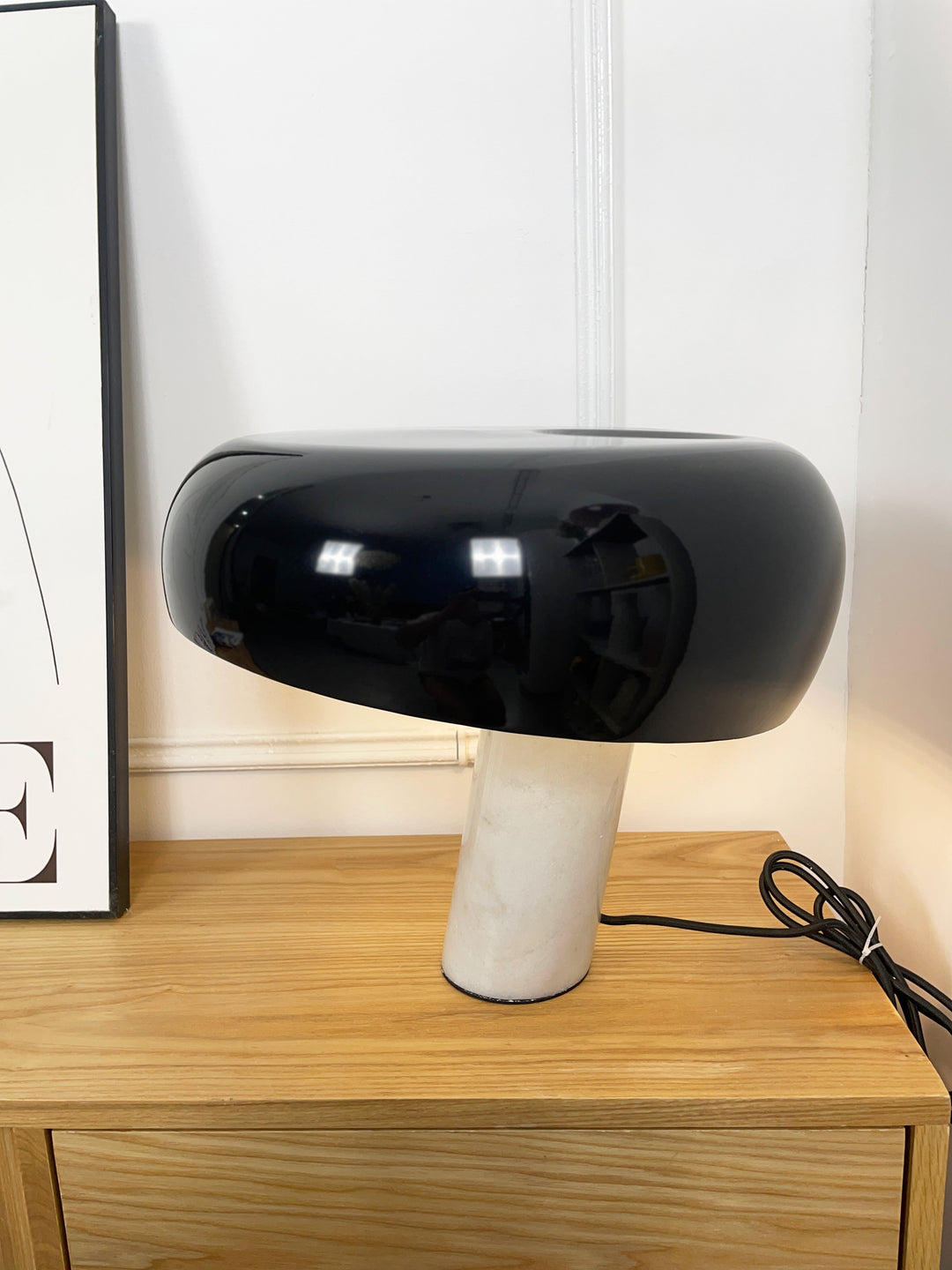 Nucleus Marmor Bordslampa