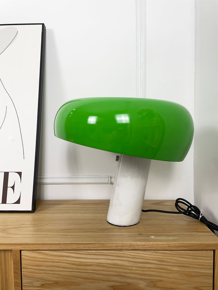 Nucleus Marmor Bordslampa