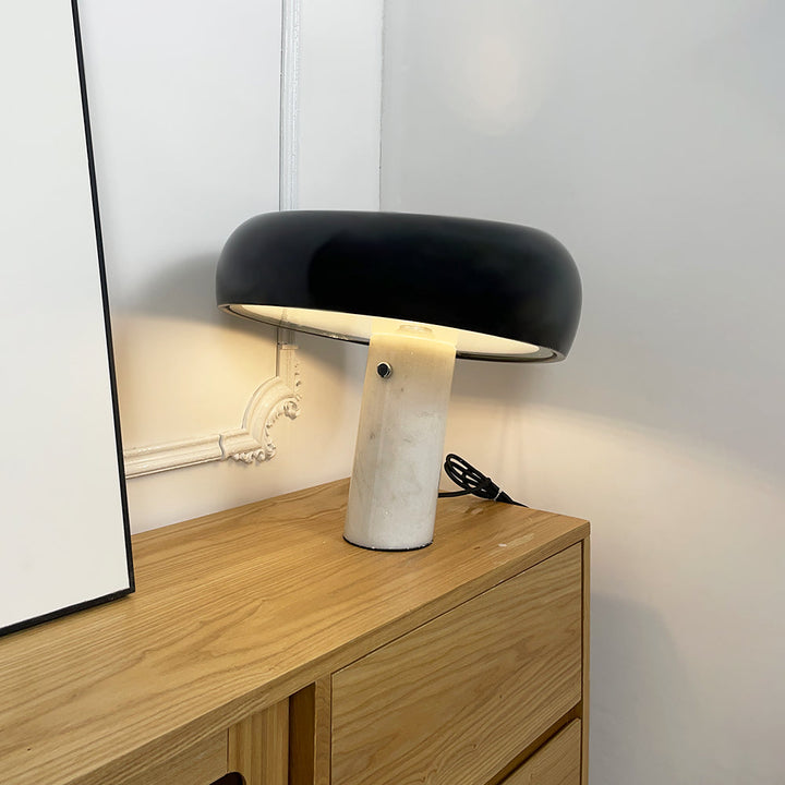 Nucleus Marmor Bordslampa