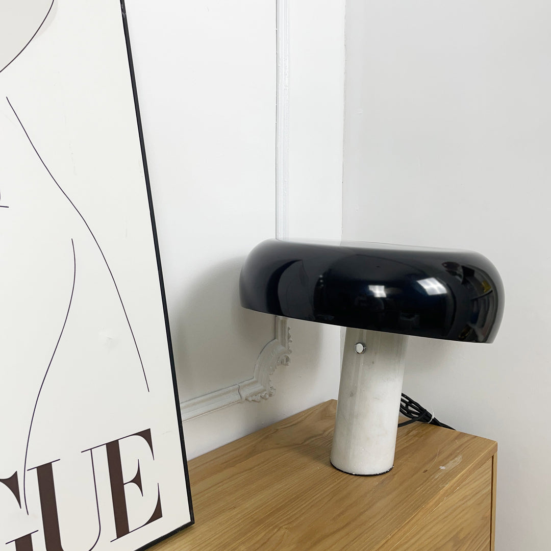 Nucleus Marmor Bordslampa
