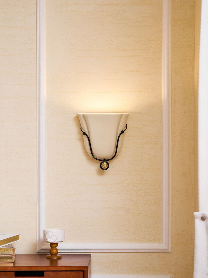 Solenne Snäcks vägglampa
