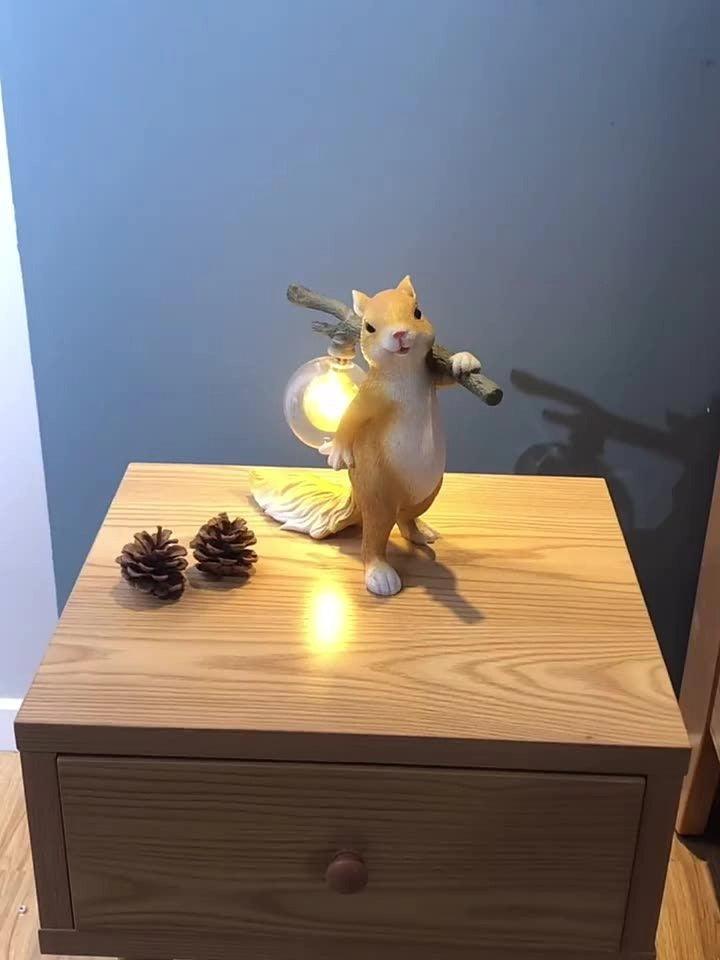 Ekorre Bordslampa