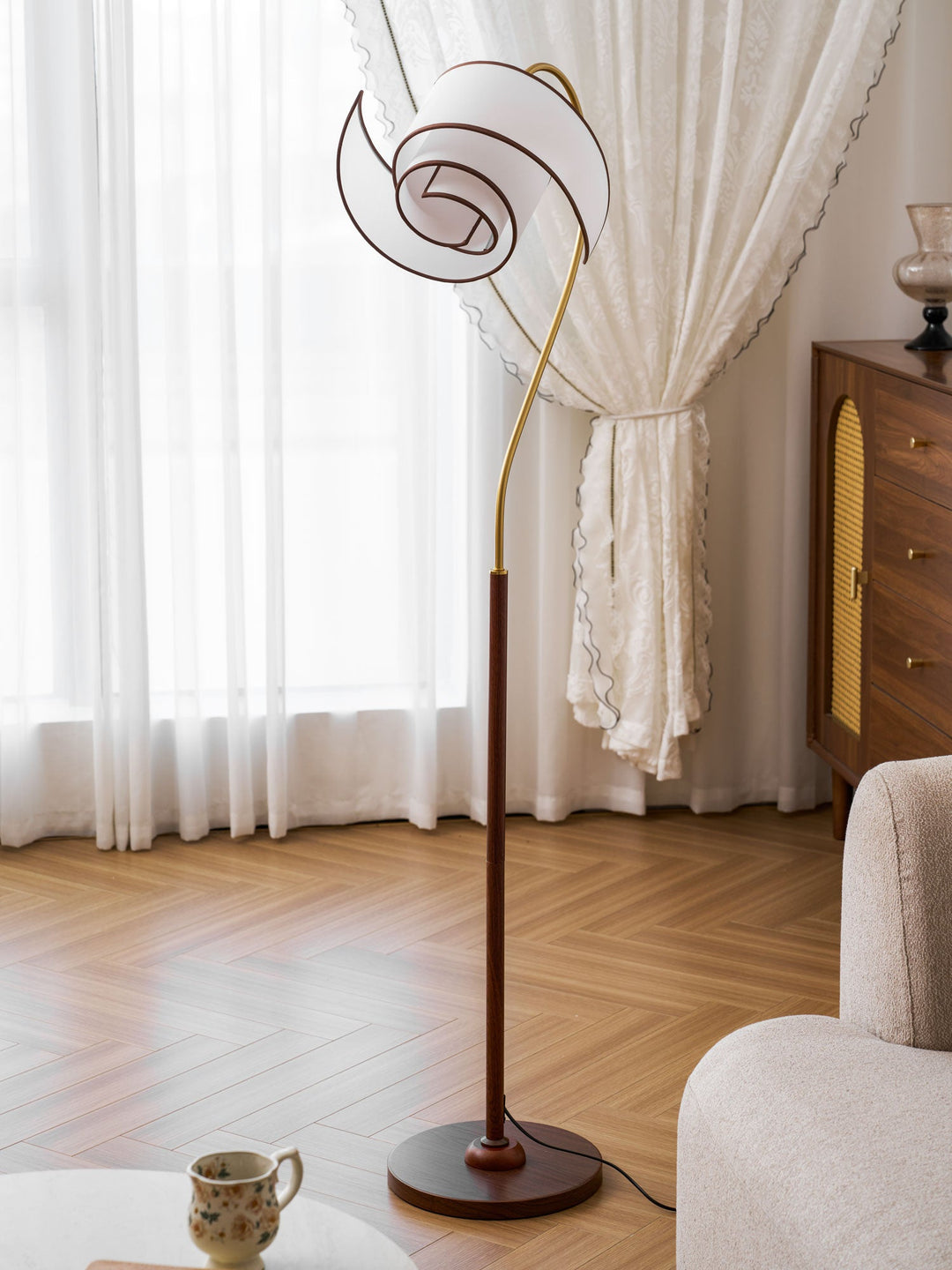 Stelmo Böjd Hals Golvlampa