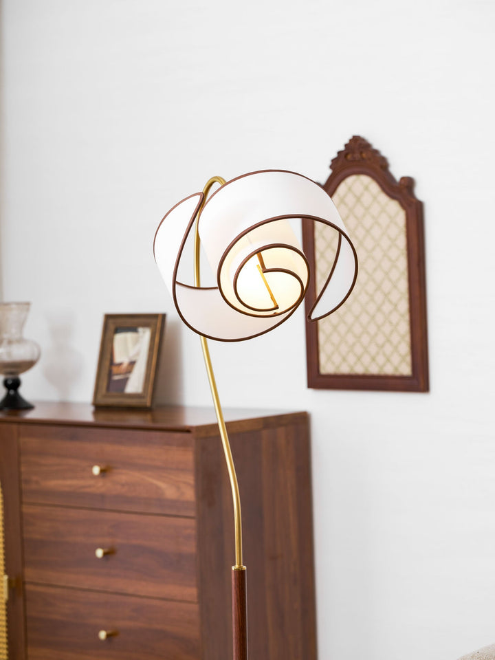 Stelmo Böjd Hals Golvlampa