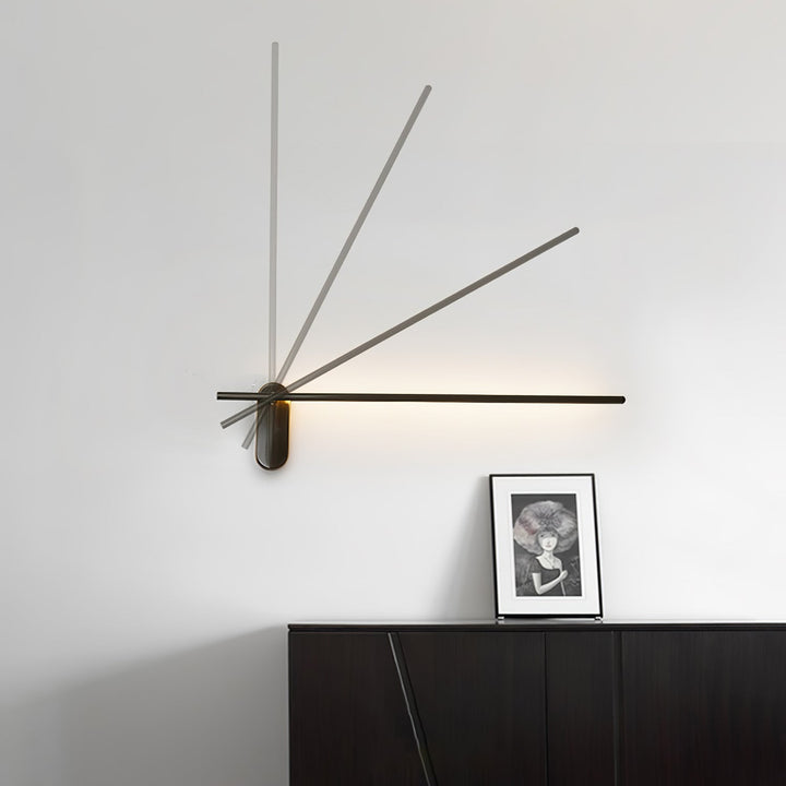 Stickformad Metallvägglampa