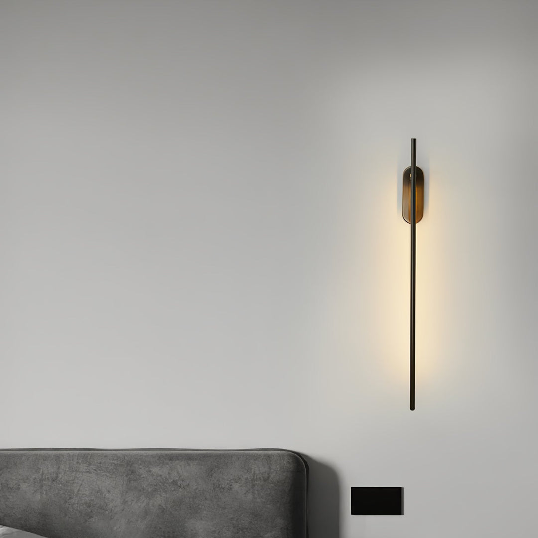Stickformad Metallvägglampa