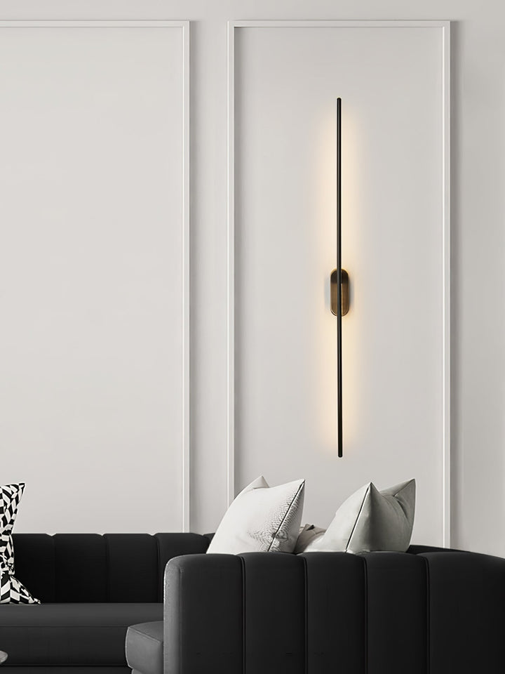 Stickformad Metallvägglampa