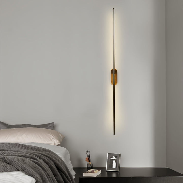 Stickformad Metallvägglampa