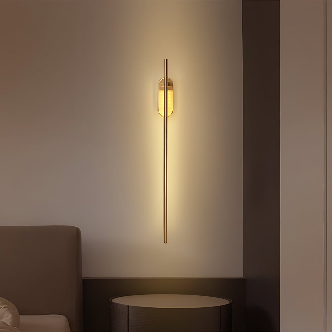 Stickformad Metallvägglampa