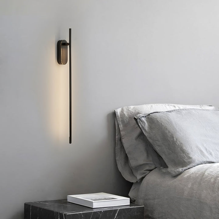 Stickformad Metallvägglampa