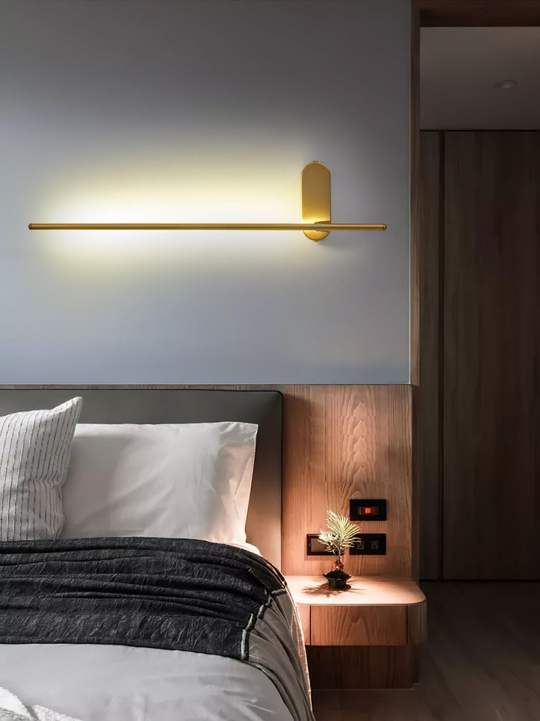 Stickformad Metallvägglampa