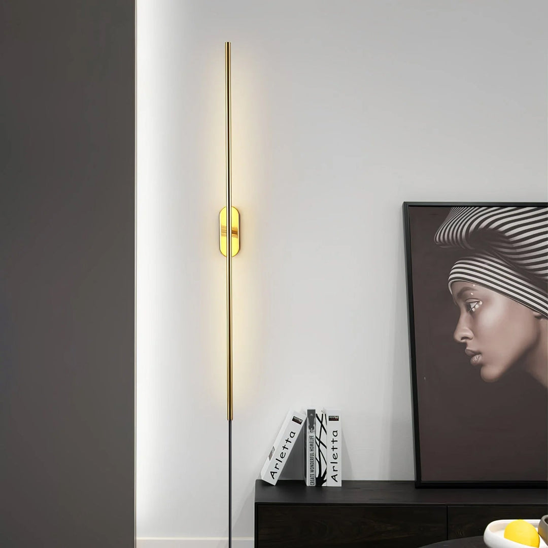 Stickformad Vägglampa med Kontakt