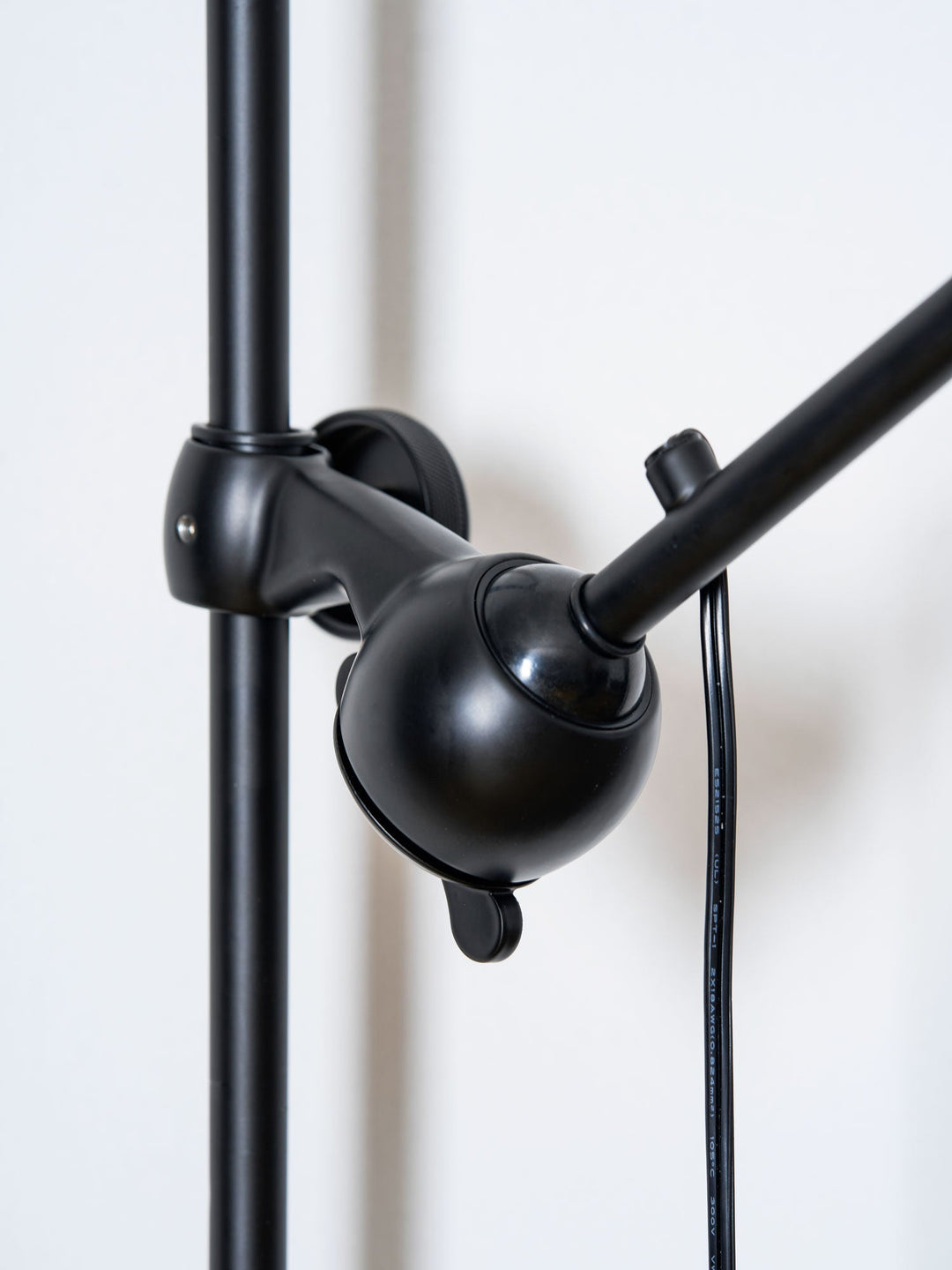 Stödram Rocker Vägglampa