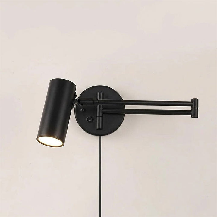 Swing Arm Plug-in Vägglampa