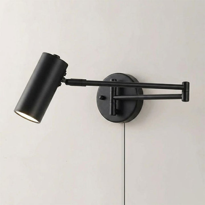 Swing Arm Plug-in Vägglampa
