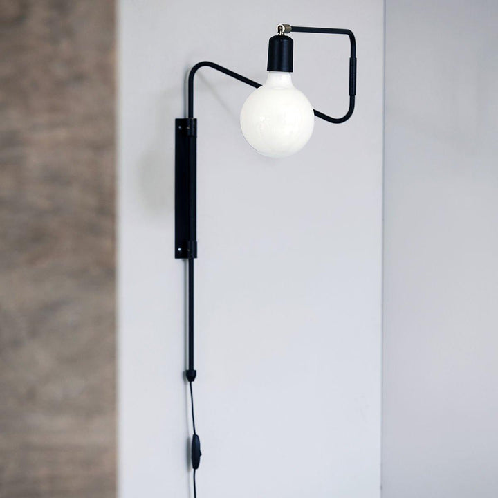 Svängande Vägglampa