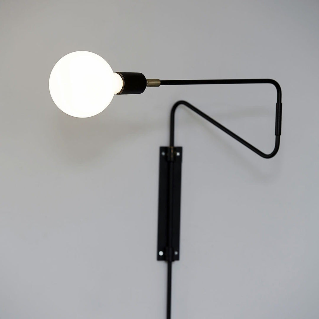 Svängande Vägglampa