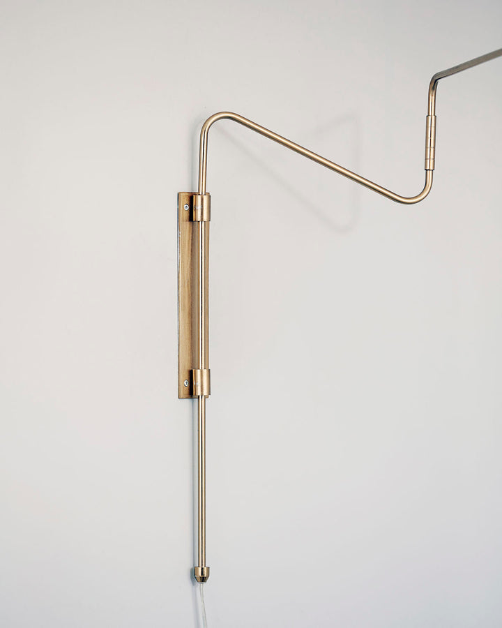Svängande Vägglampa