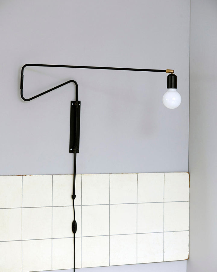 Svängande Vägglampa