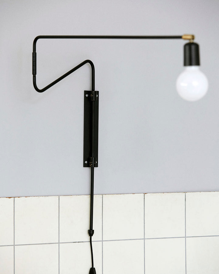 Svängande Vägglampa