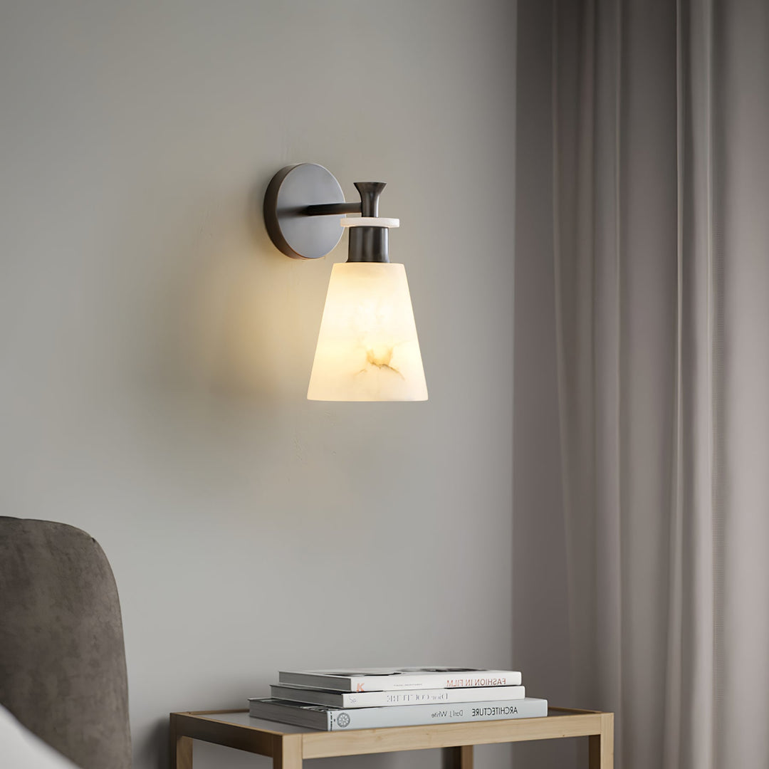 Taperad Alabaster Vägglampa