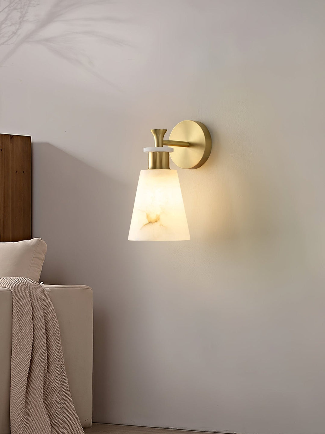 Taperad Alabaster Vägglampa