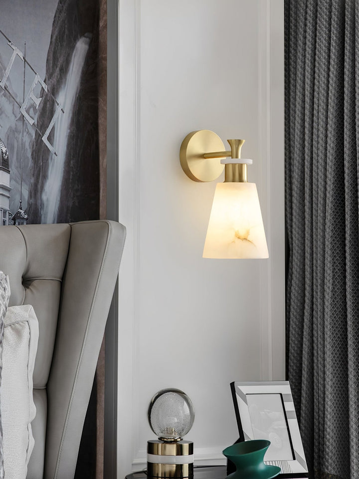 Taperad Alabaster Vägglampa