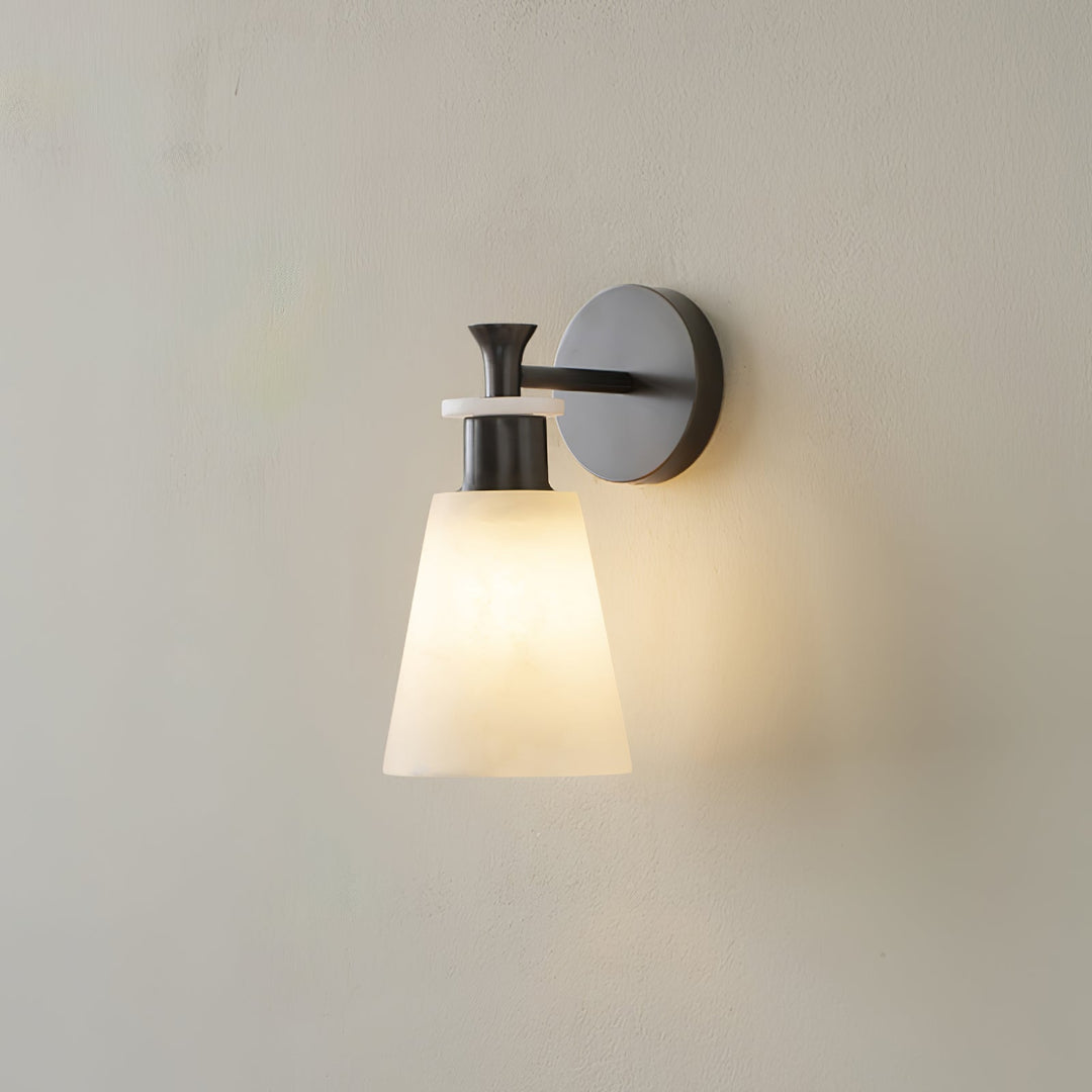 Taperad Alabaster Vägglampa