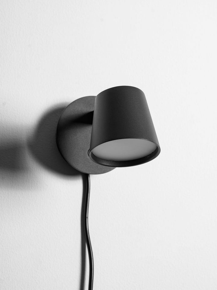 Tip Plug-In Vägglampa