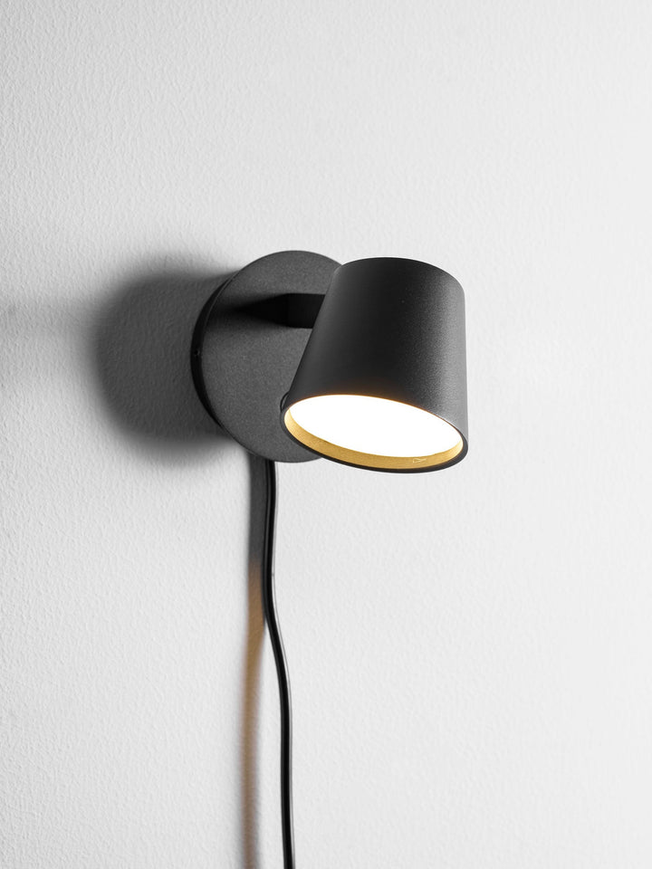 Tip Plug-In Vägglampa