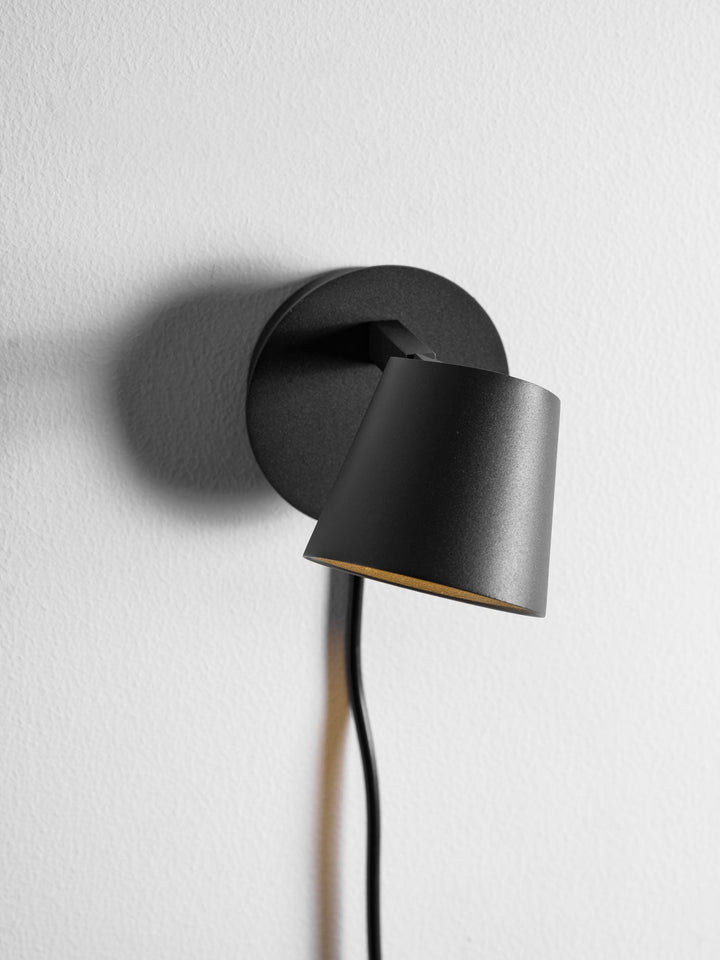 Tip Plug-In Vägglampa