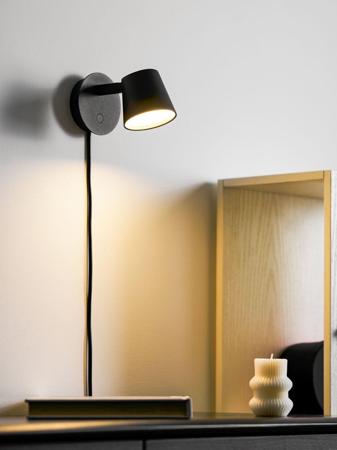Tip Plug-In Vägglampa