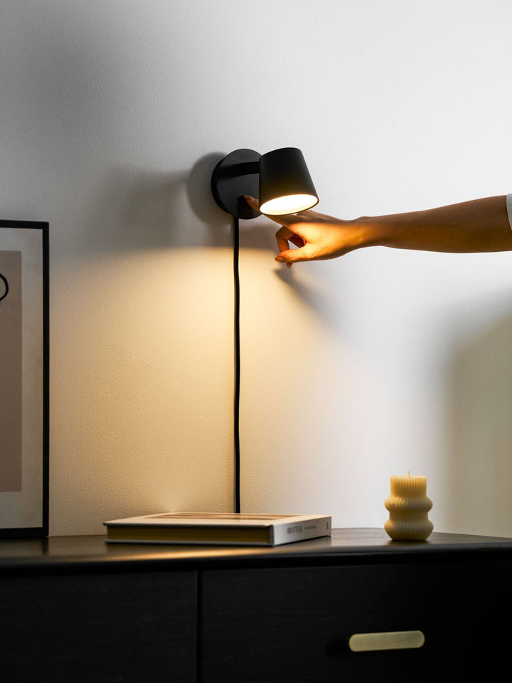 Tip Plug-In Vägglampa