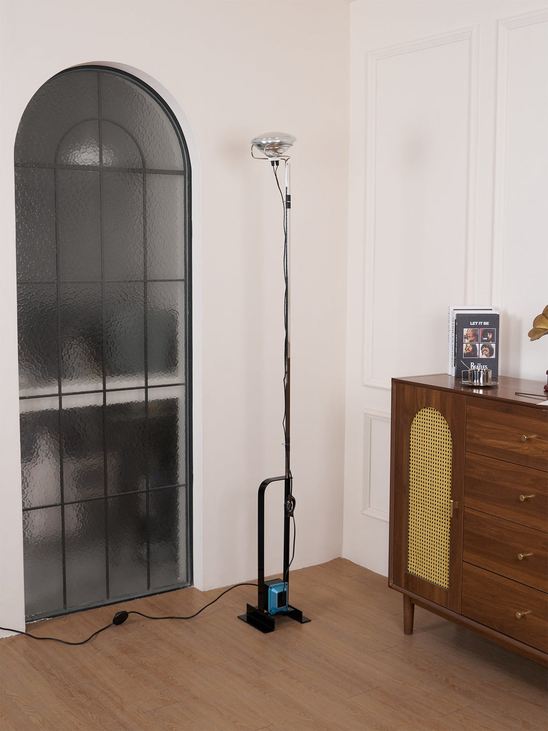Toio Golvlampa