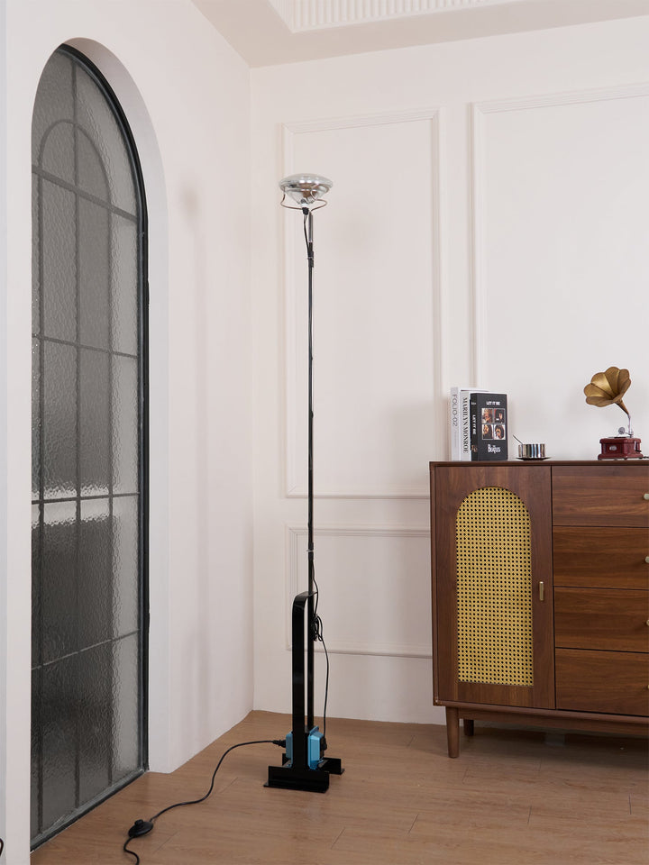 Toio Golvlampa
