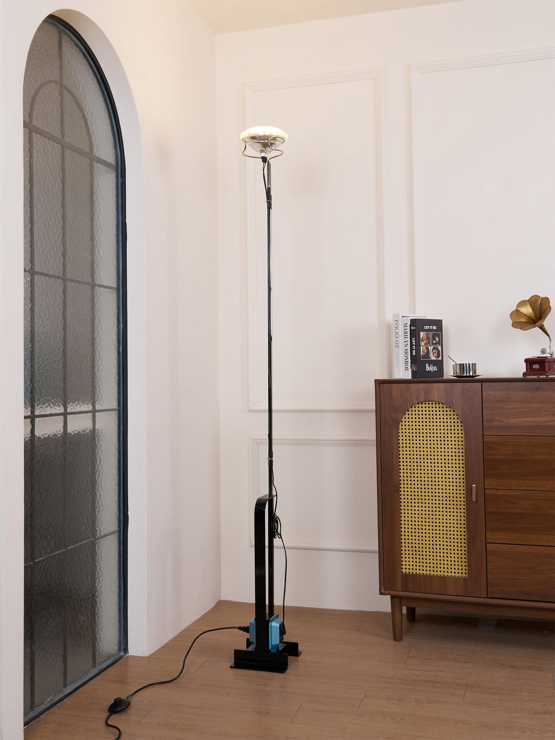 Toio Golvlampa