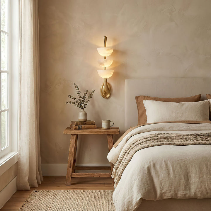 Triple Alabaster Vägglampa