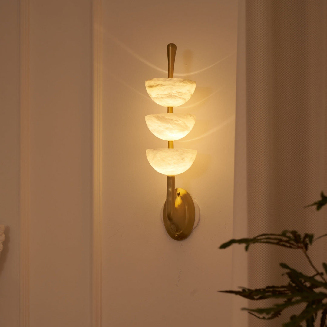 Triple Alabaster Vägglampa