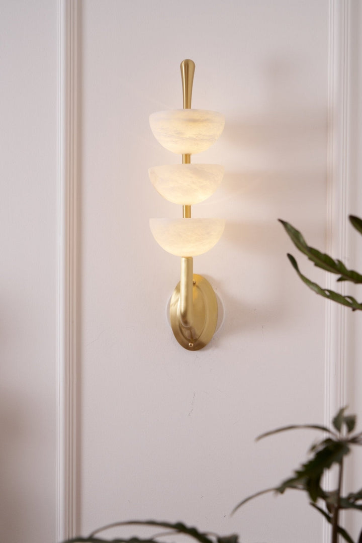 Triple Alabaster Vägglampa